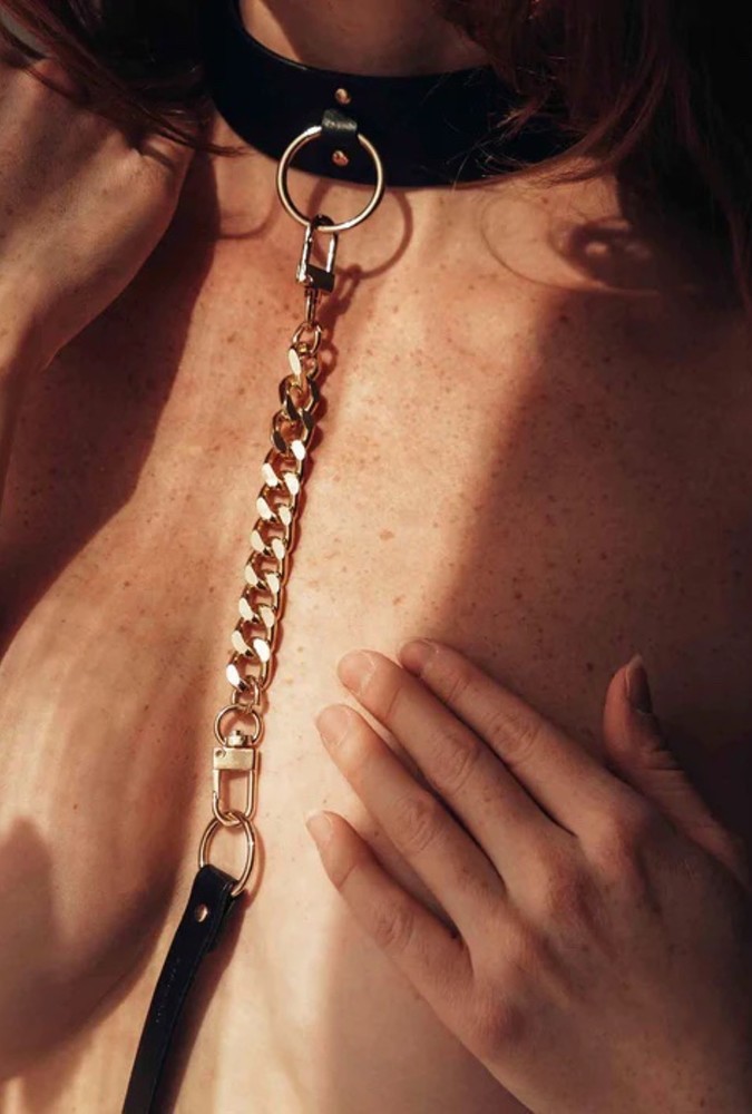 1969 - BIJOUX INDISCRET - WIDE CHOKER AND LEASH - MAZE